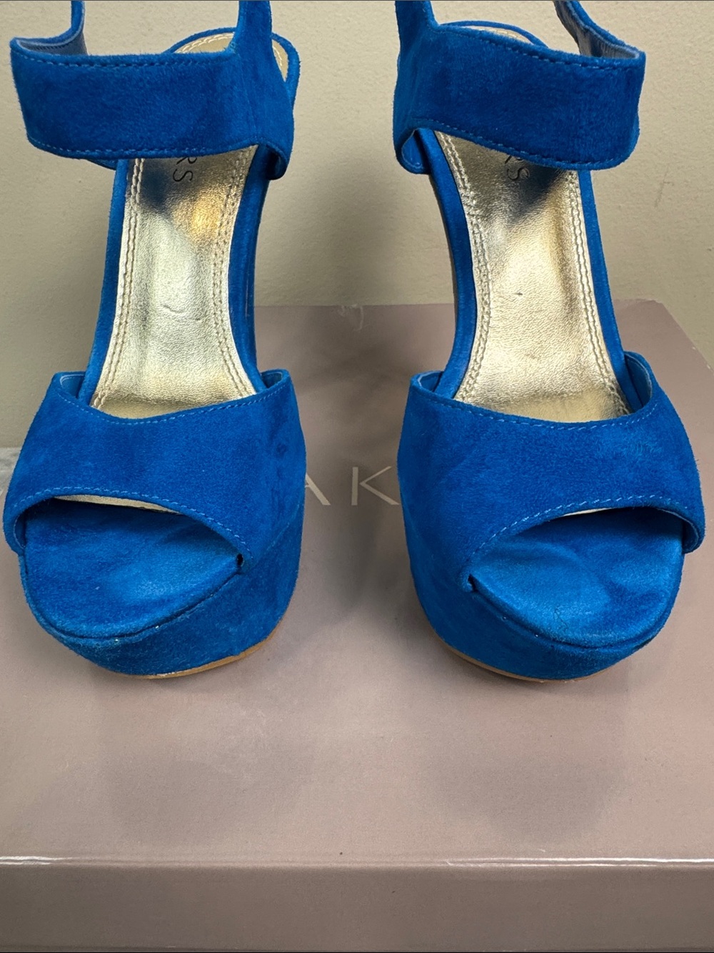 Bakers “Kay” Turquoise Suede Platform Heels - Size 7 - Picture 12 of 12